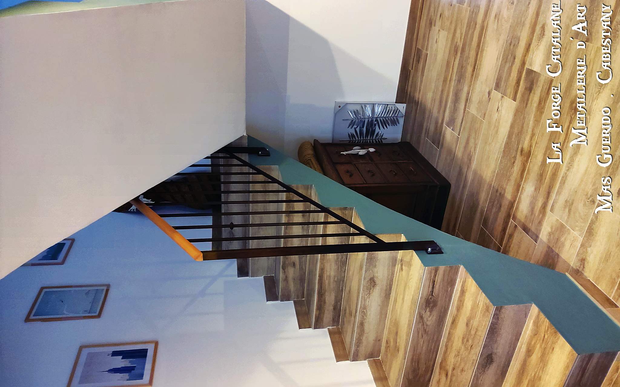 rampant barreaudages droit avec bagues main courante en bois  forge catalane.jpg